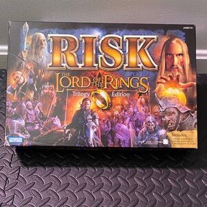 Hasbro Risk The Lord of the Rings Trilogy Edition